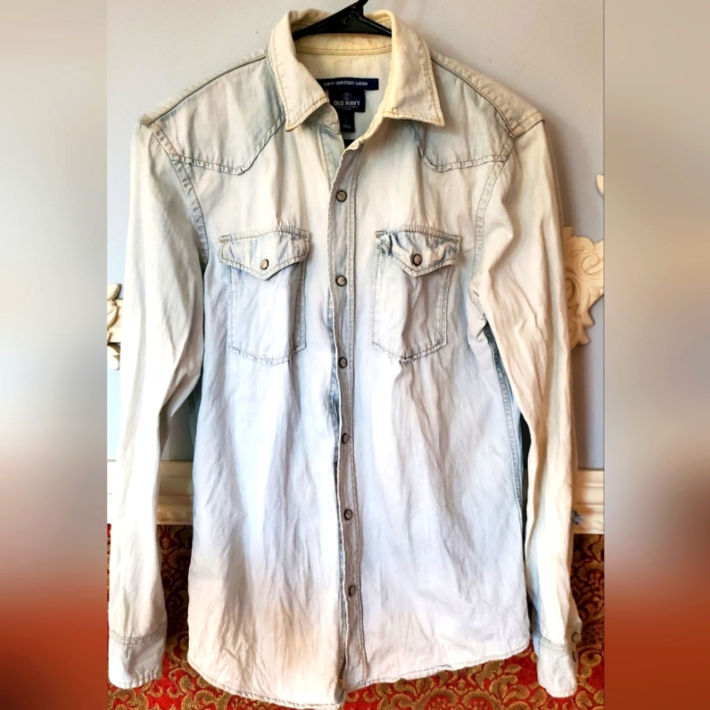 Old Navy vintage slim denim pearl-snap long sleeve shirt size small